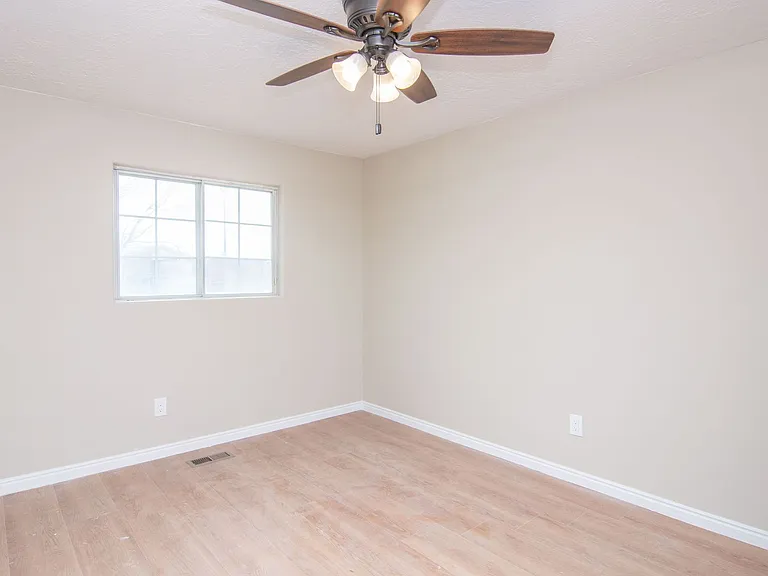 146 N 2300 W #2 — Photo 18