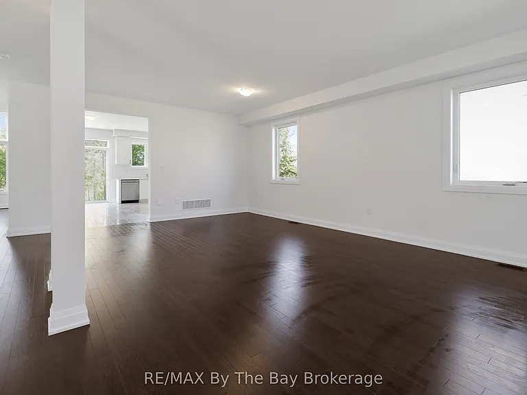 52 Amber Dr — Photo 6