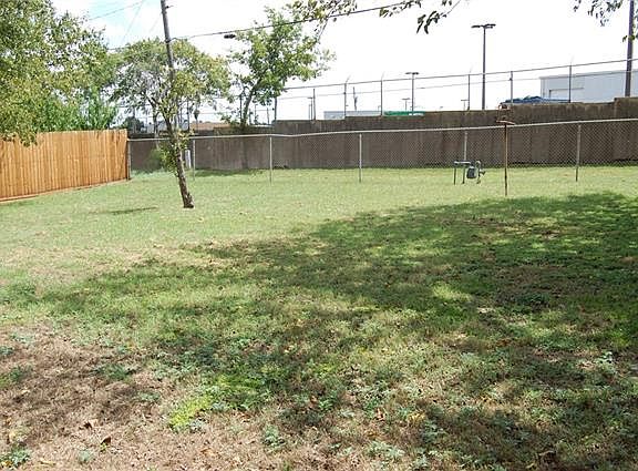 3rd image of 742 Wren Ave