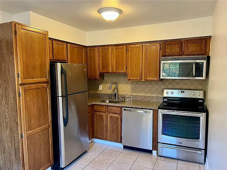20 Manor Dr #0 — Photo 10