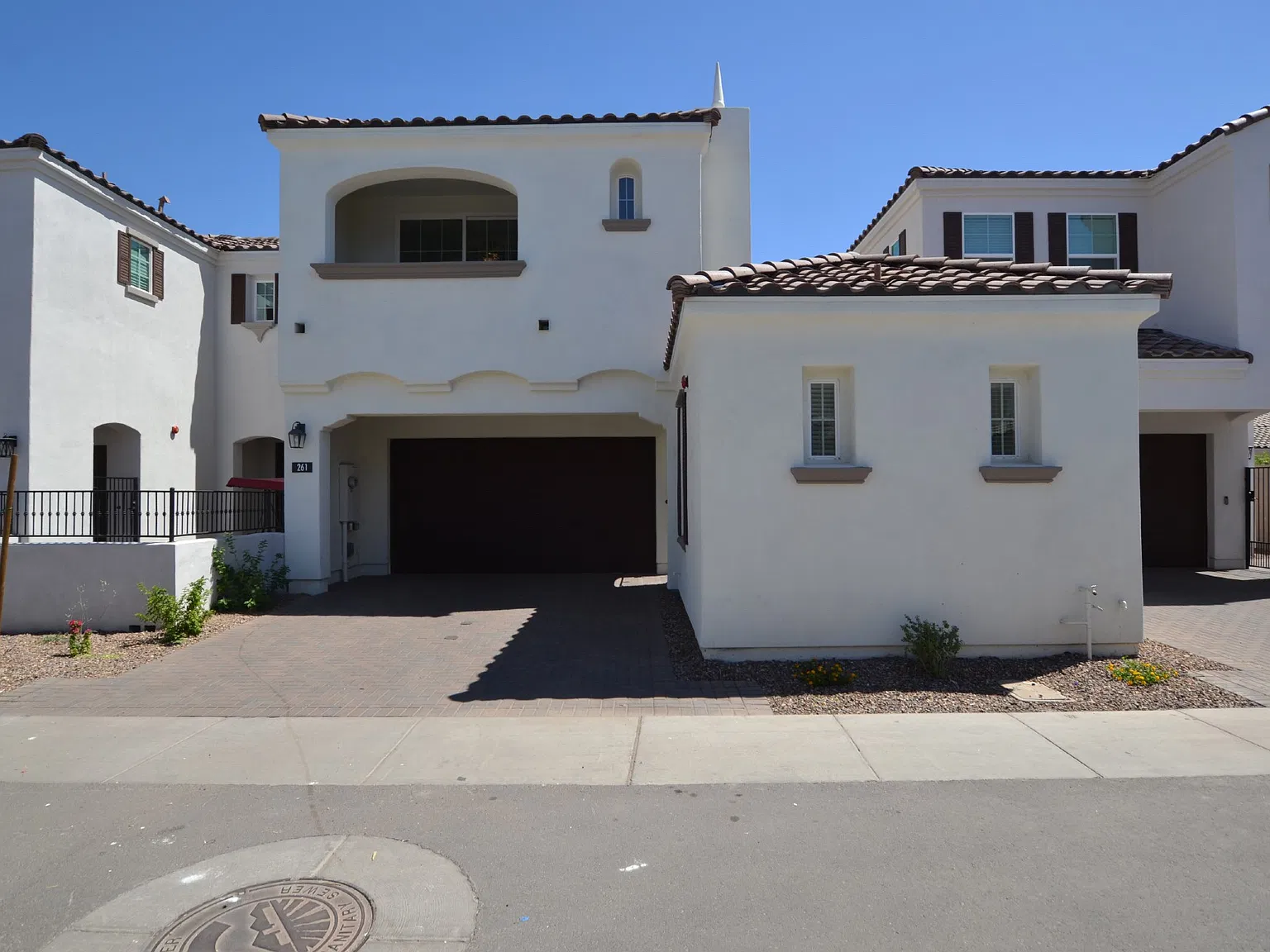 4 bed, 2200 sqft, $2,895 — Photo 1