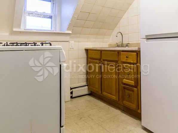 185 Wegman Pkwy, Jersey City, NJ 07305