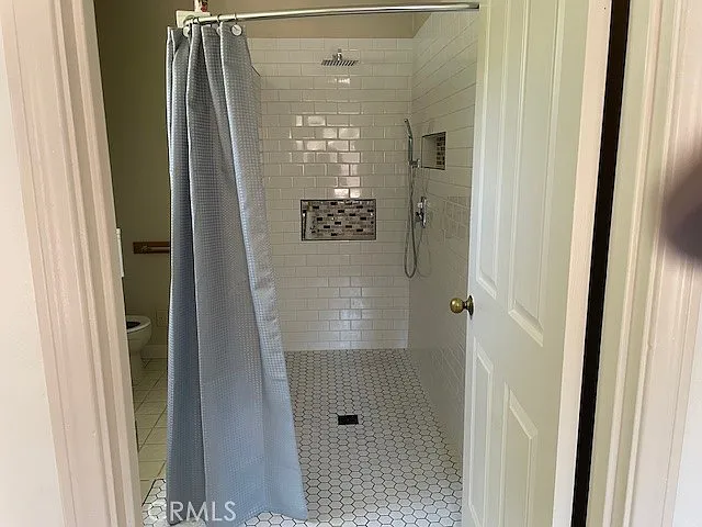 18530 Linnet St — Photo 15