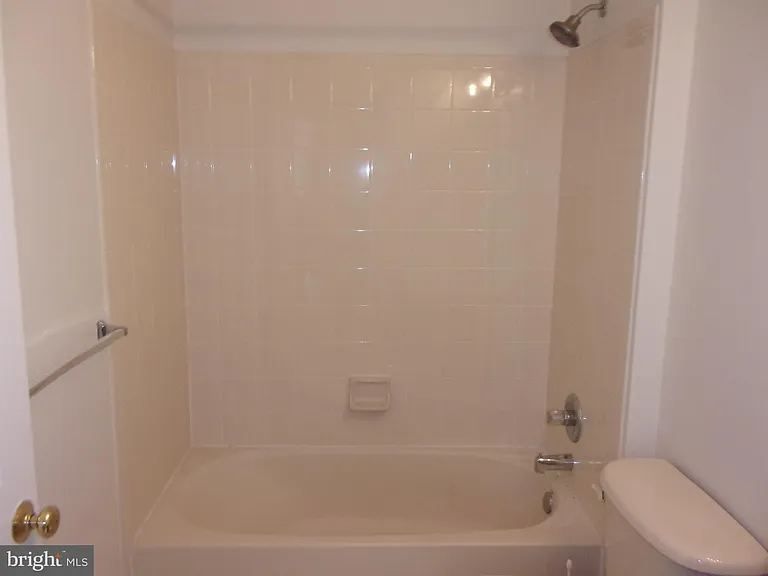 25929 Kirkwood Sq — Photo 30