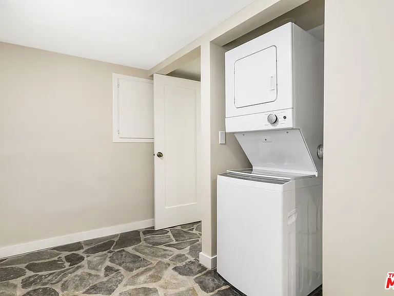 937 N Beverly Glen Blvd — Photo 12
