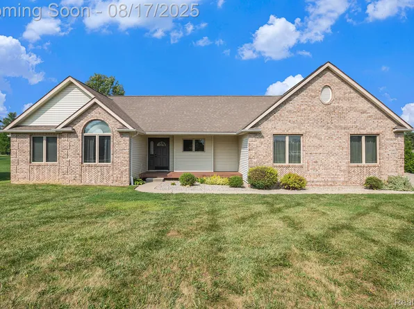 10480 Seymour Rd, Gaines, MI 48436