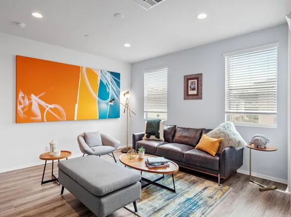 2223 Solara Ln, Vista, CA 92081