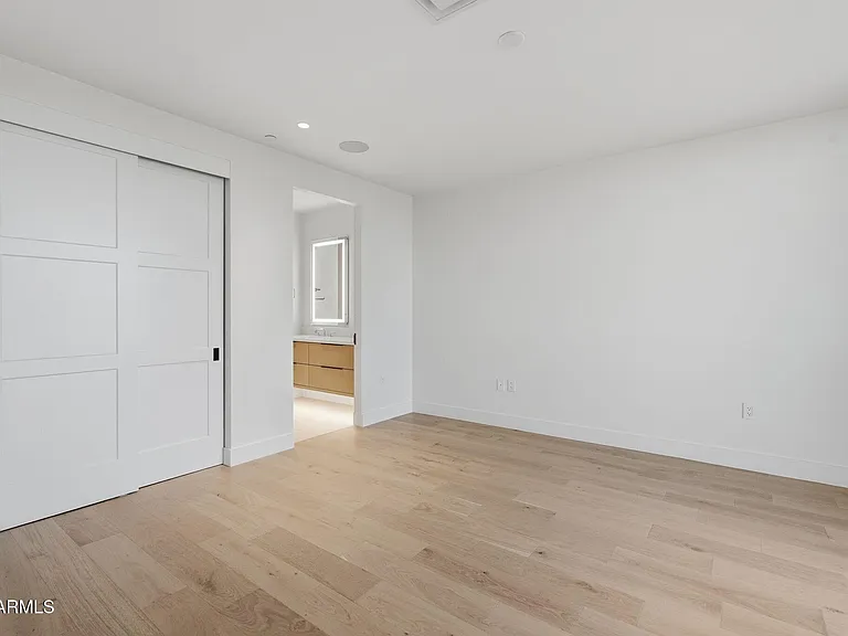 4849 N Camelback Ridge Dr #B302 — Photo 31