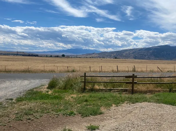 52 Road 2abn, Cody, WY 82414
