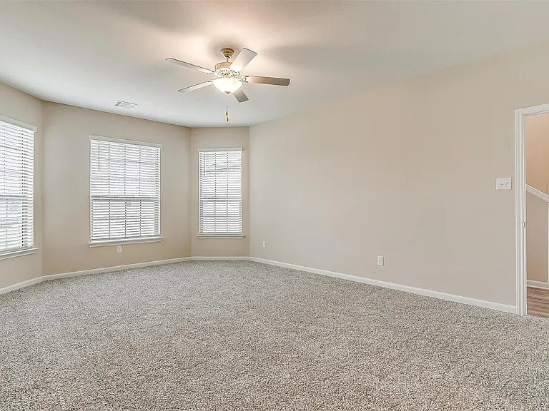 1025 McDonald Dr — Photo 12