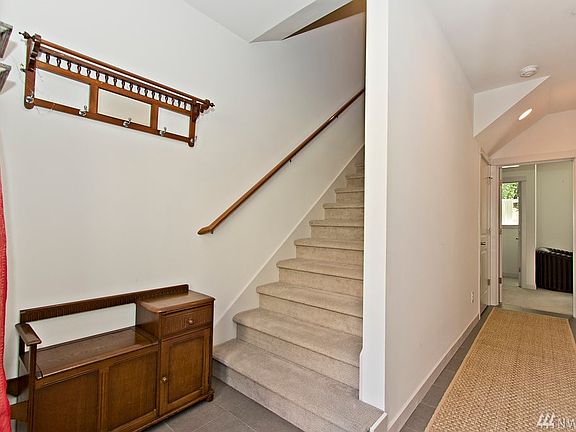 3rd image of 23000 NE 8th St Unit E2