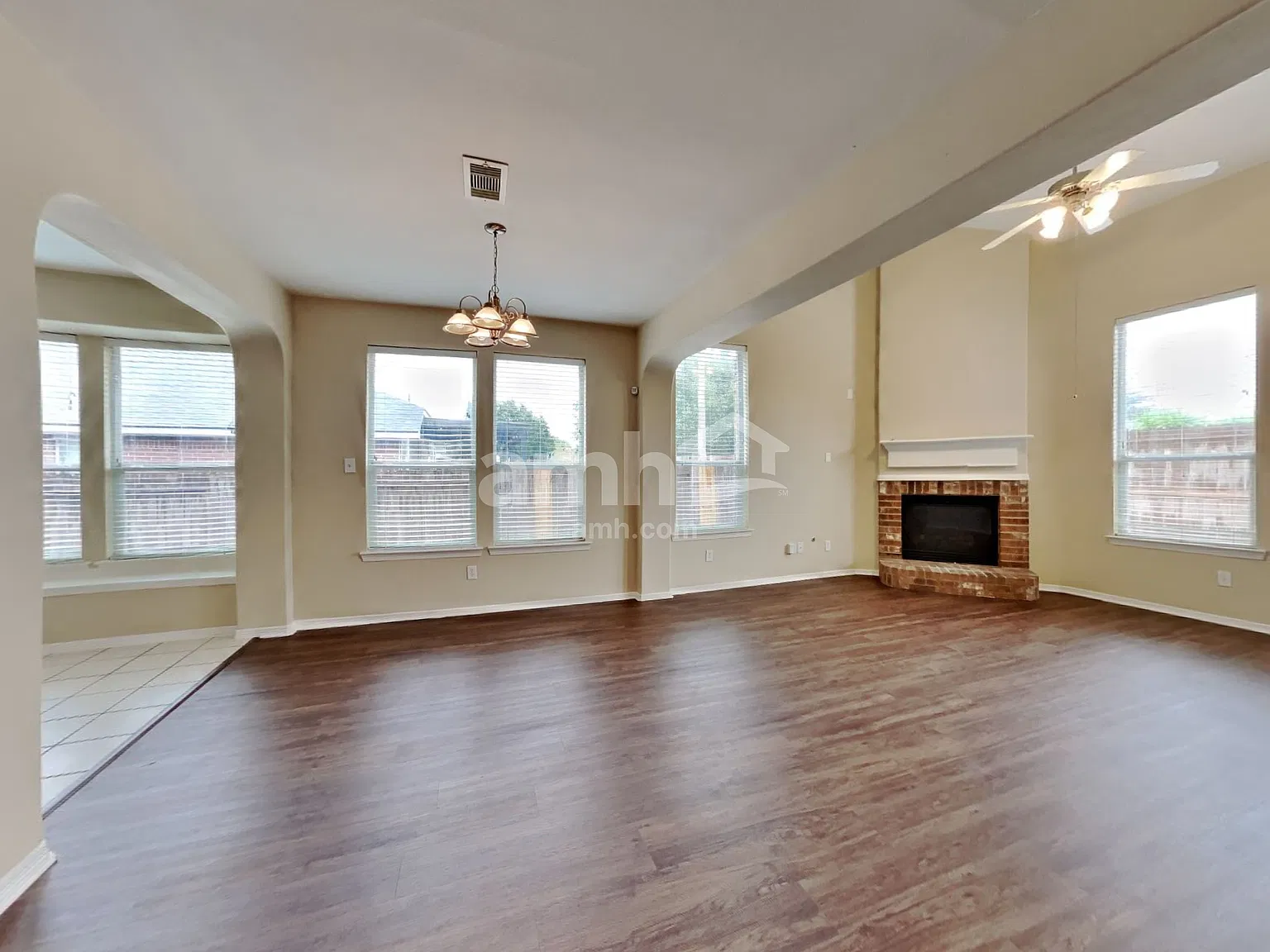 3 bed, 2.5 bath, 2175 sqft, $2,030 — Photo 4