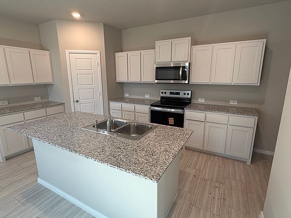 3rd image of 3065 Pecan Farm Ln