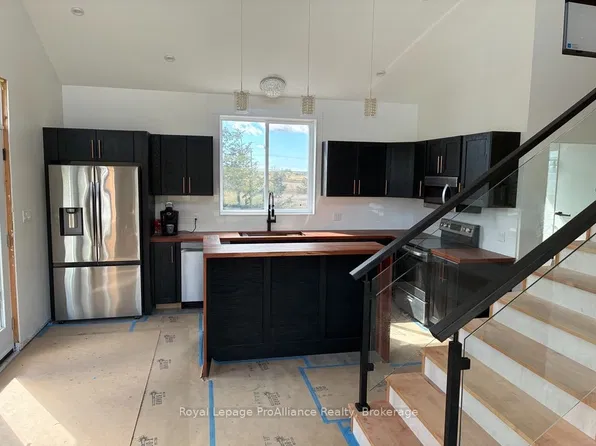 2034 County Road 5 Rd, Prince Edward County, ON K0K 2C0