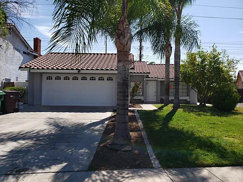25487 El Greco Dr Photo 1