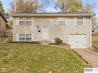 13478 Kingswood Dr, Omaha, NE 68144