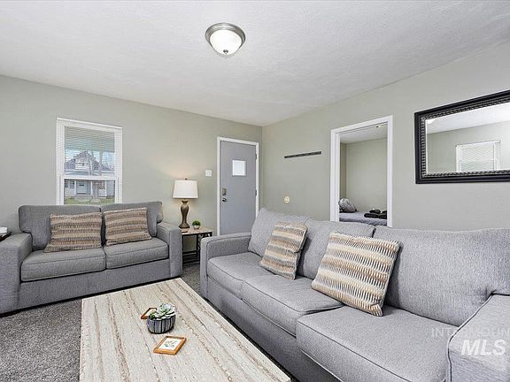 5th image of 204 8th Ave N