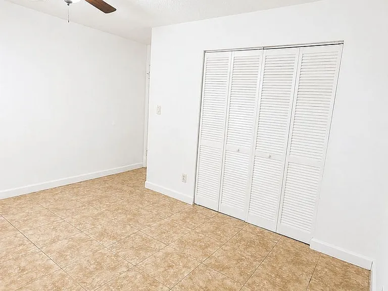 5820 N Church Ave #112 — Photo 8