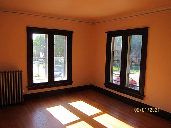 2nd image of 3807 N Oakland Ave APT 2