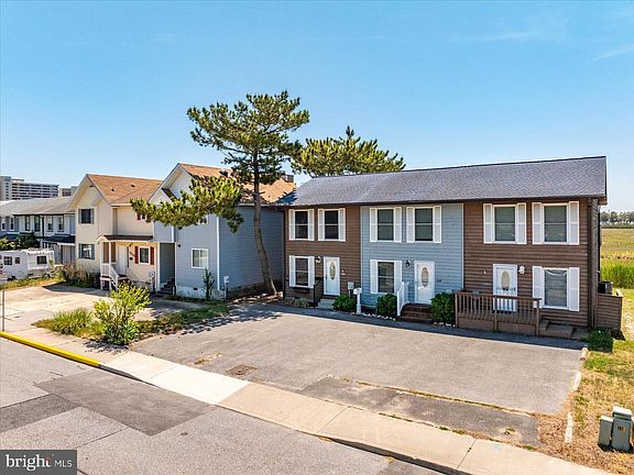 2nd image of 135 Jamestown Rd #18A