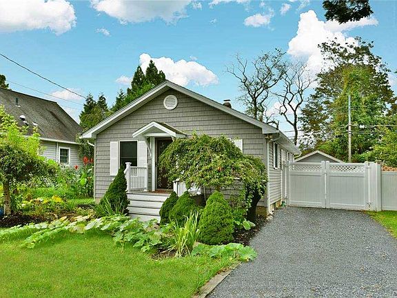 3rd image of 220 Seville Blvd