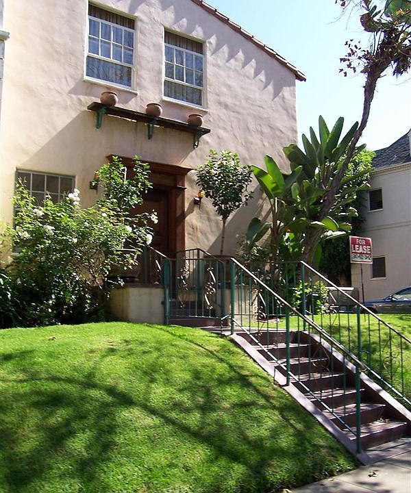 1st image of 432 N Sycamore Ave #431