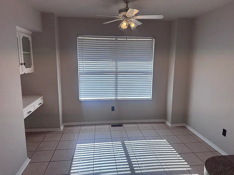 12216 Sylvester Dr — Photo 6