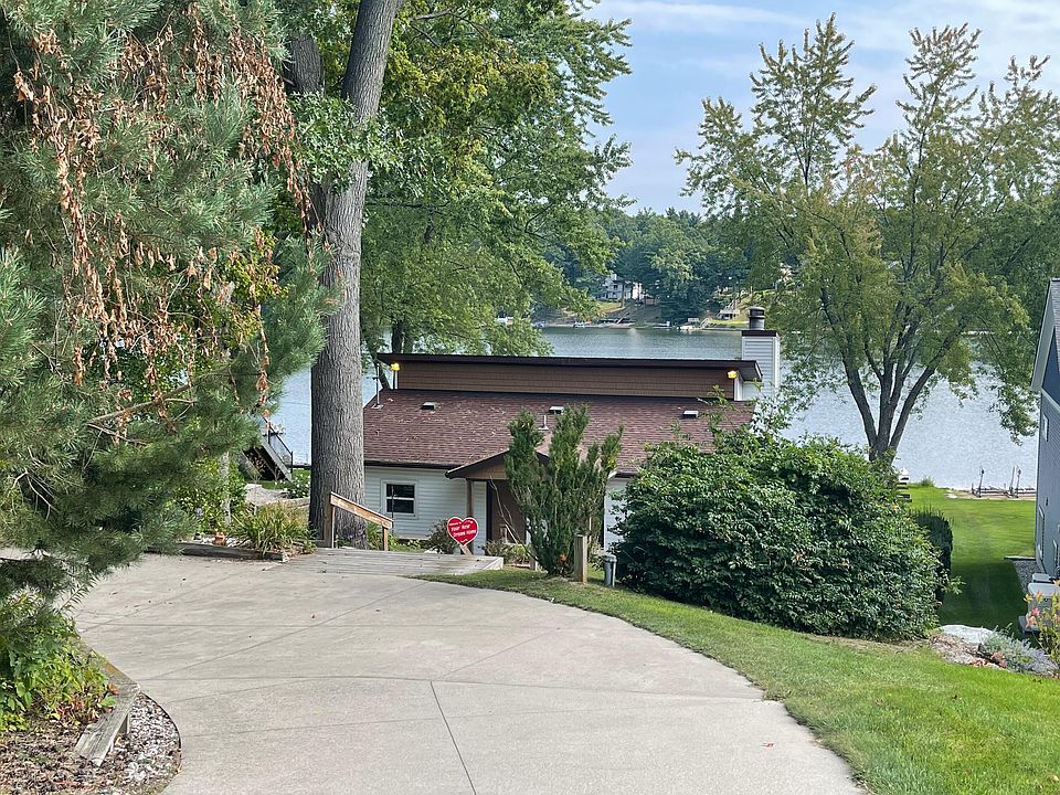 7390 Hallridge Dr NE, Belding, MI 48809 Zillow