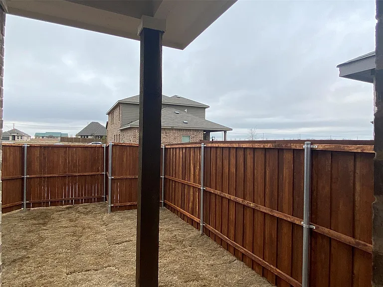 1805 Wayne Ln — Photo 11