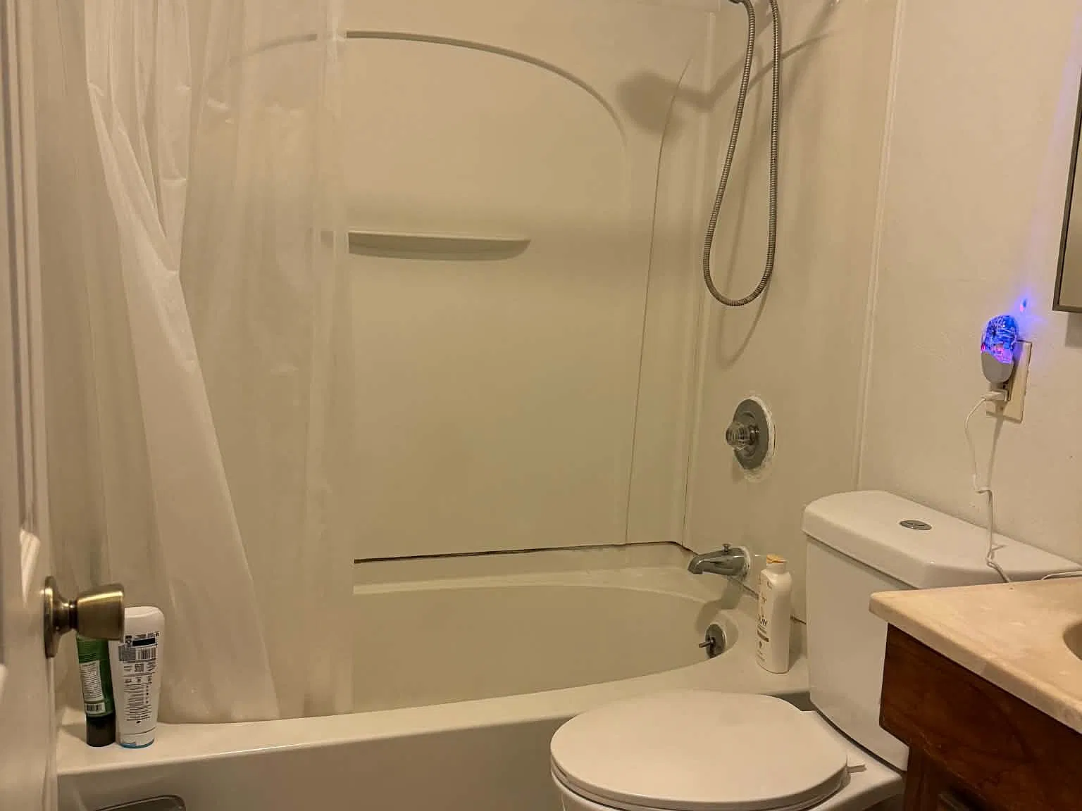 2 bed, $1,000 — Photo 1