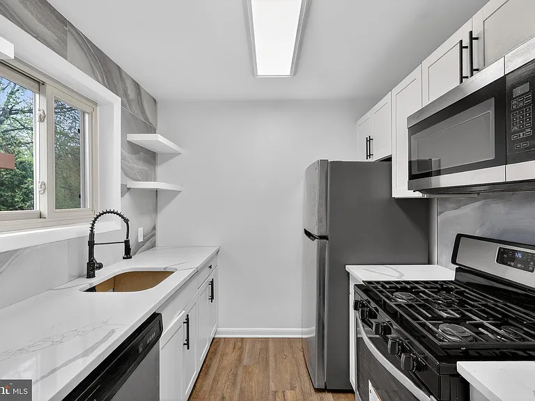 4570 Macarthur Blvd NW #208 — Photo 2