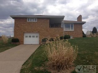 8 Milton Ln, Wheeling, WV 26003