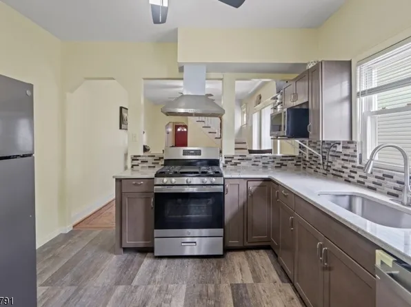 46 W 40Th St, Bayonne City, NJ 07002