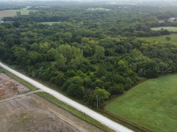 16767 R4 Rd, Mayetta, KS 66509