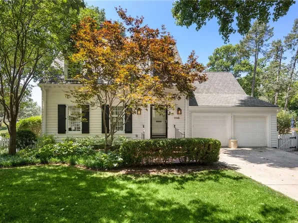 5345 Mission Woods Rd, Mission Woods, KS 66205