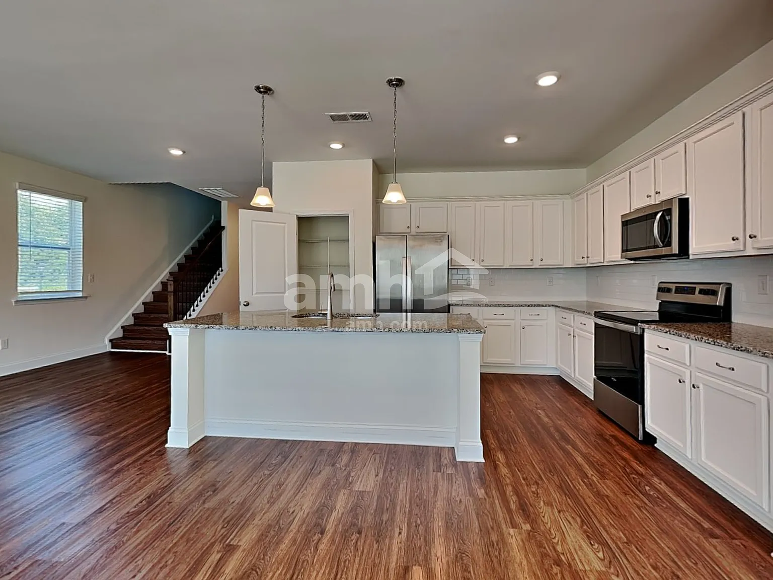 4 bed, 2.5 bath, 2269 sqft, $2,630 — Photo 4