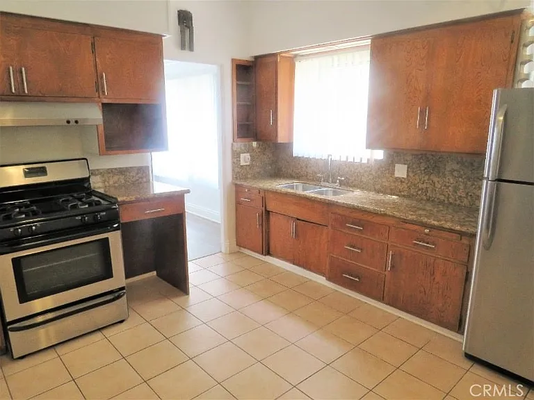 227 S Gale Dr #4 — Photo 7