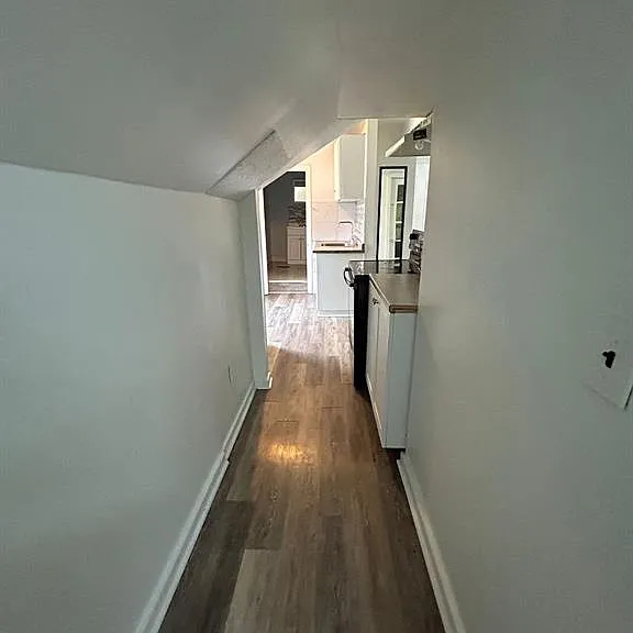 3153 Peter St #UPPER — Photo 5