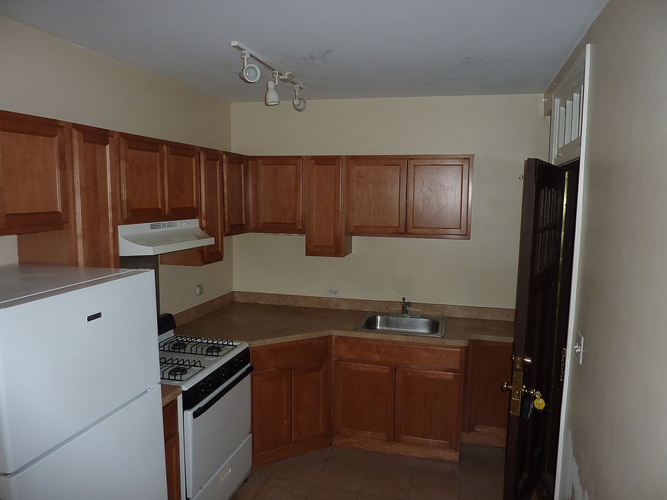 1st image of 1851 Euclid Ave APT 17