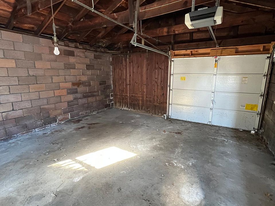 2nd image of 2446 Walnut St #3