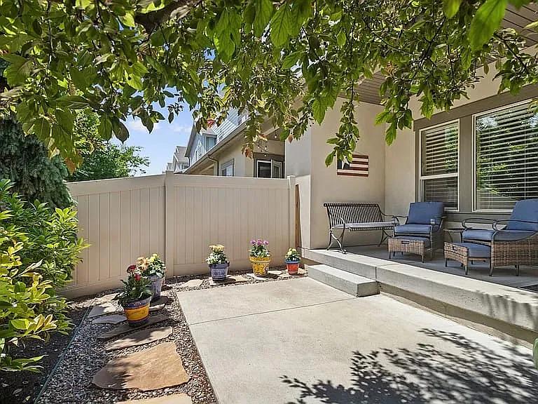 833 W Cannara Way — Photo 3