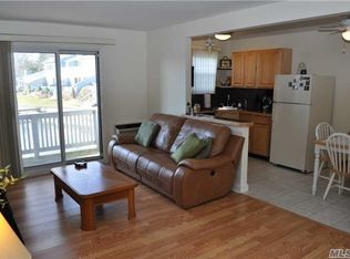 148 Fairharbor Dr, Patchogue, NY 11772