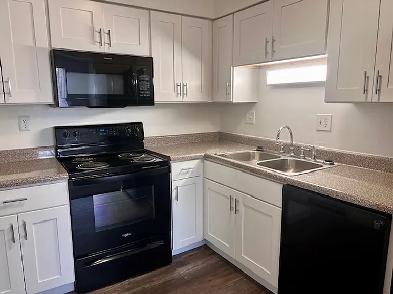 Villages on Madison Apartments — Photo 29