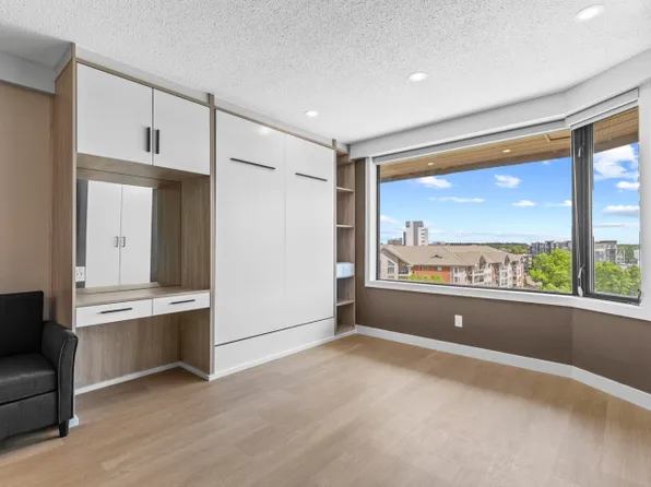 4311 49th Ave, Red Deer, AB T4N 5Y7