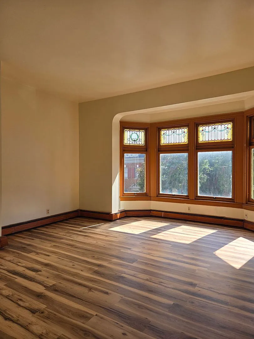 483 W. Market Street — Photo 2