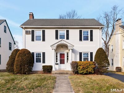 36 Meadowbrook Road, West Hartford, CT, 06107