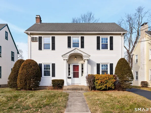 36 Meadowbrook Road, West Hartford, CT 06107