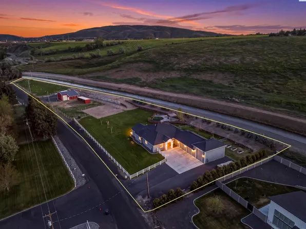 2807 N Riverside Dr, West Richland, WA 99353