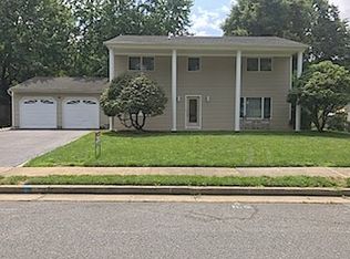 10 Rene Dr, Marlboro, NJ 07746