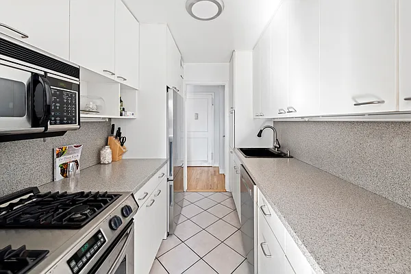 Sold by Compass | media 19